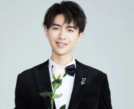 為有暗香來華戎舟結(jié)局和誰在一起了?