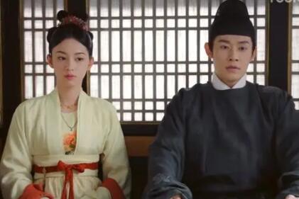 為有暗香來仲夜闌喜歡誰 仲夜闌喜歡華淺嗎?