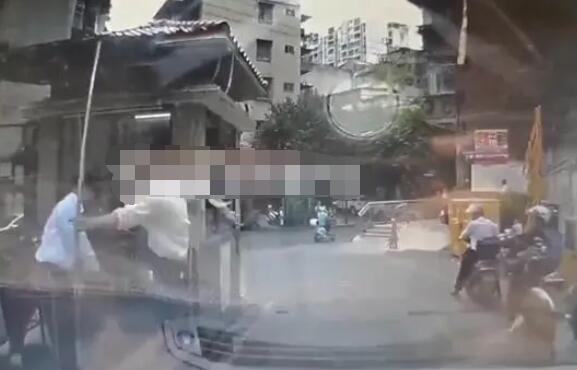 女子和小女孩遭男子掌摑腳踹 系該男子家暴妻子和女兒