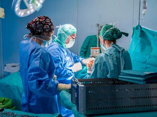 10個(gè)月寶寶食指倒刺被拔送PICU搶救 倒刺引起嚴(yán)重的感染