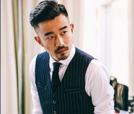 鄭拓疆個(gè)人資料簡(jiǎn)介照片及家世背景介紹