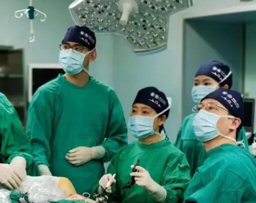 23歲姑娘患乳腺癌與生活習(xí)慣有關(guān) 吃外賣喝奶茶又經(jīng)常熬夜