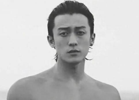 張云龍鐘楚曦什么關(guān)系?