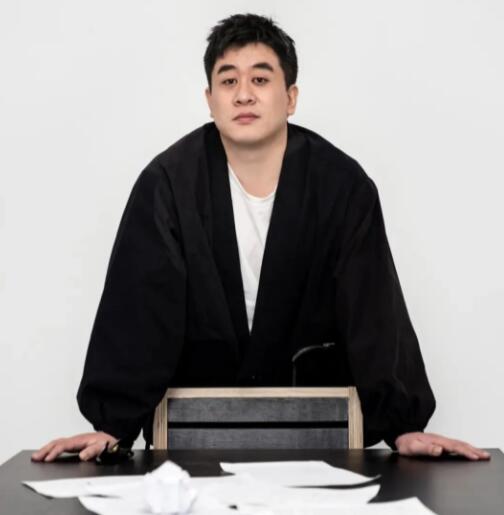 康春雷個人資料簡介照片及家世背景介紹