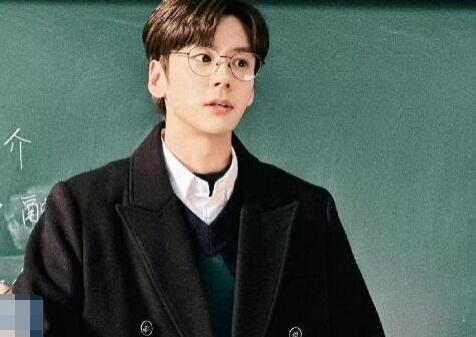 以愛為營男二是誰演的?