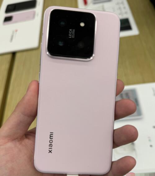 小屏旗艦?zāi)目钪档觅I(mǎi) 小屏旗艦手機(jī)好用嗎?