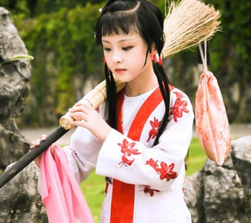 周漾玥個(gè)人資料簡(jiǎn)介照片及身高