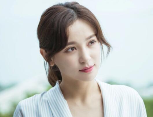 你比星光美麗曾荻喜歡誰 曾荻是好的嗎