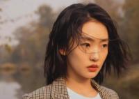 周依然為什么資源那么好?