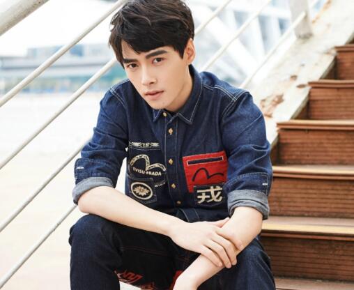 方逸倫身高年齡多少 方逸倫個(gè)人資料