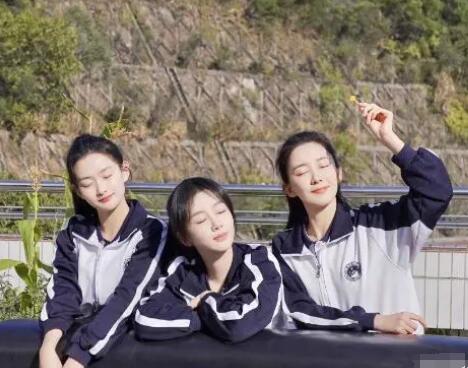 要久久愛(ài)藍(lán)亦菲喜歡誰(shuí)