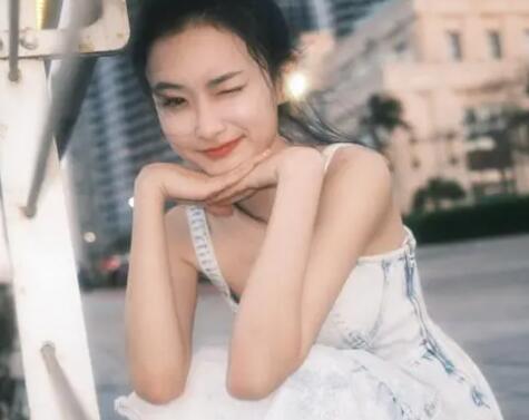 要久久愛藍亦菲喜歡誰