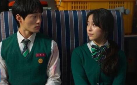 僵尸校園男主和女主在一起了嗎