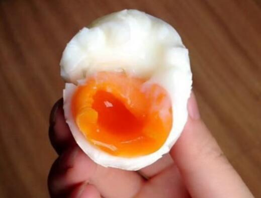 水煮蛋的蛋黃外層為什么是綠色的?