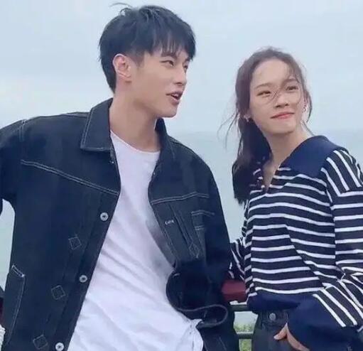 何與盧洋洋是真情侶嗎