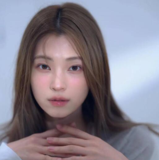 鐘晨瑤多高 鐘晨瑤個(gè)人資料