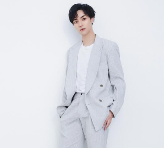 你比星光美麗邵一辰是誰演的