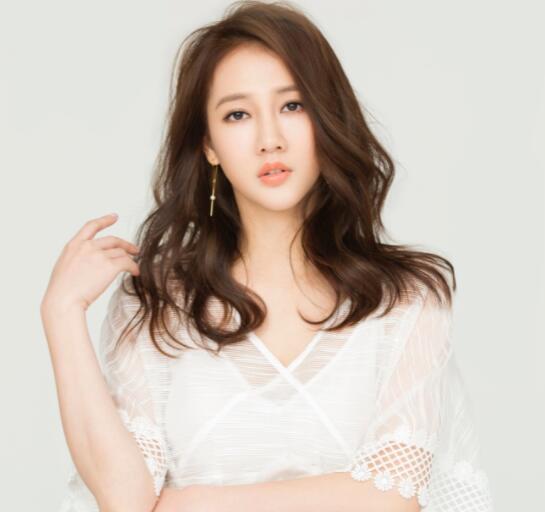 弦子的個(gè)人資料簡(jiǎn)介