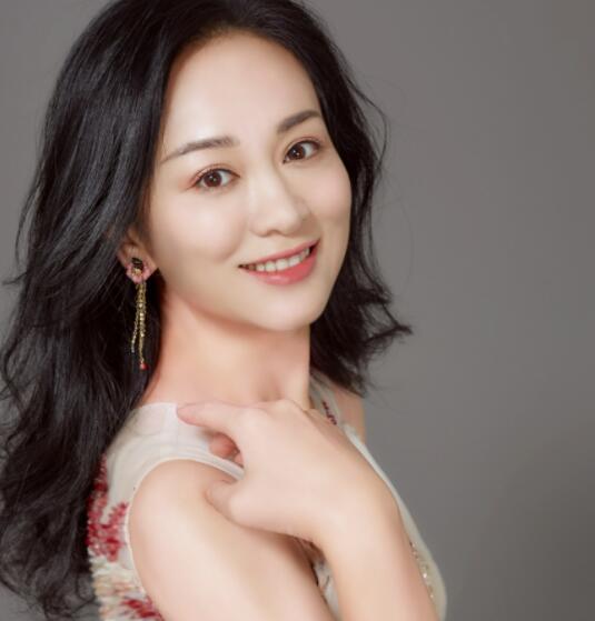 涓子的現(xiàn)任丈夫是誰(shuí)