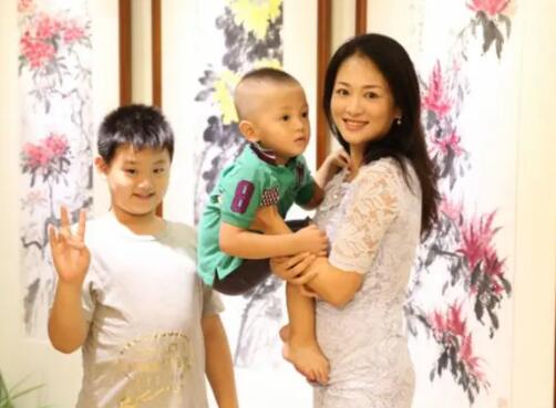 涓子的現(xiàn)任丈夫是誰