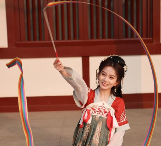 黑蓮花上位手冊女主是穿越的嗎