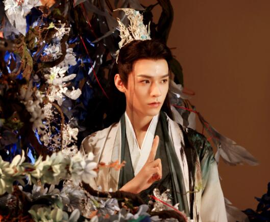 狐妖小紅娘東方月初人物簡(jiǎn)介