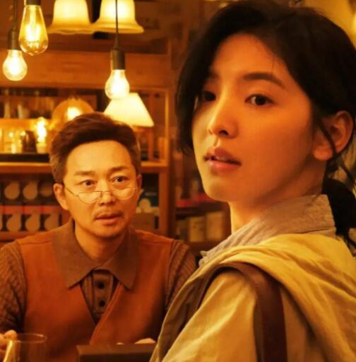 照明商店鄭滿身份是什么