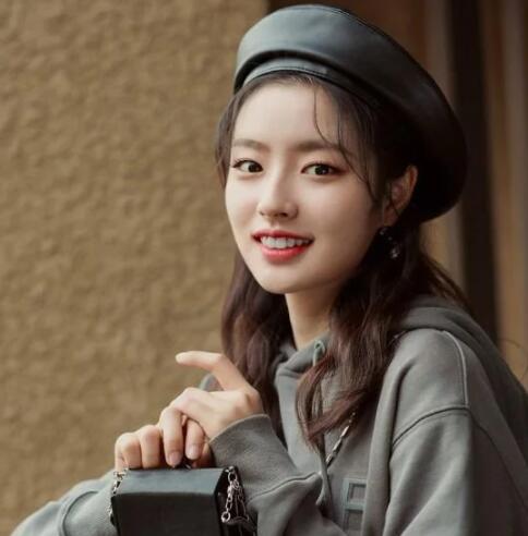 徐若晗個(gè)人資料簡介照片及身高