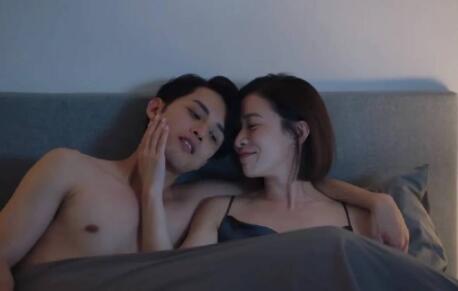 新聞女王女主和下屬在一起了嗎