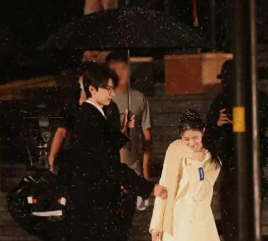 脫軌祁連喜歡誰(shuí)