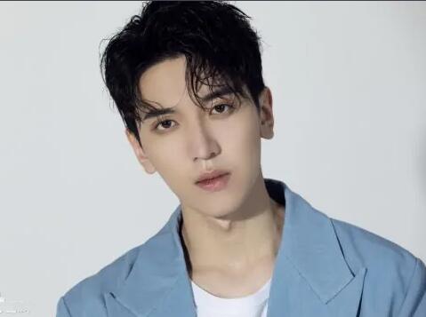 完顏洛絨和鄭容和好像