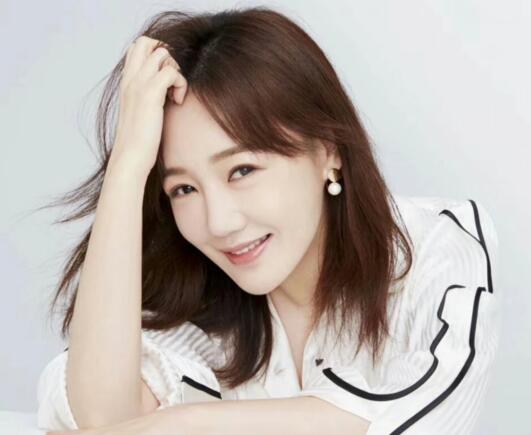 薛佳凝今年多大了 薛佳凝的個人資料