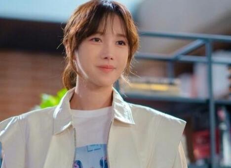 絕佳的解決師女主角扮演者是誰