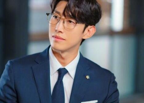 絕佳的解決師男主是誰扮演的