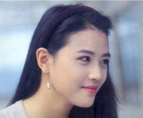 周海媚在義不容情中扮演什么角色