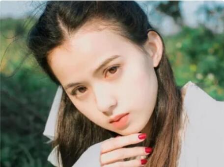 黃日瑩是哪里人 黃日瑩今年多大了