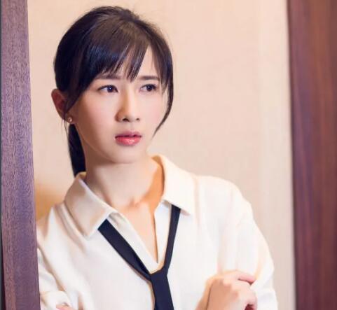 papi醬個(gè)人簡(jiǎn)介 papi醬代表作品是什么