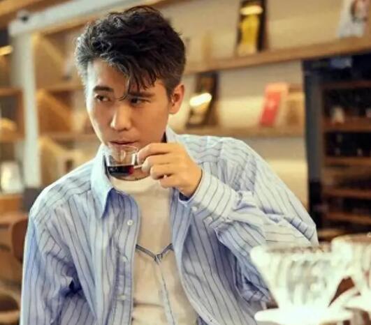 李乃文感情史介紹 李乃文現(xiàn)任妻子是誰