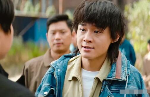 劉奕鐵在漫長(zhǎng)的季節(jié)里演的誰(shuí)