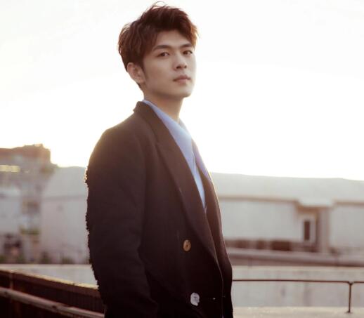 陌上人如玉男二周霽扮演者盛英豪個人資料介紹