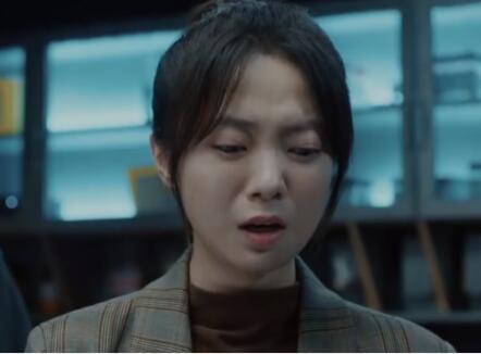 兇案深處為什么梁東妮沒有認出男友