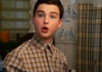 小謝爾頓和生活大爆炸哪個先拍的