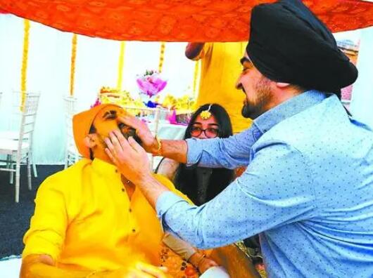 印度新人大婚前變“小黃人” 內(nèi)幕曝光簡直太意外了