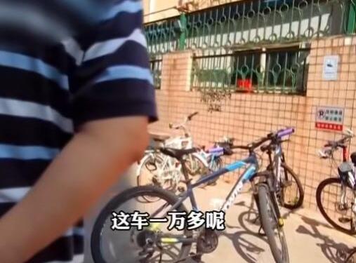 大爺偷車被抓反問(wèn)警察 畫(huà)面曝光簡(jiǎn)直不忍直視