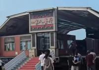 餐車6分鐘變酒樓:哈爾的移動大排檔 究竟是怎么回事？