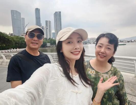 李純發(fā)文稱母親在電梯被困40分鐘 背后真相實(shí)在讓人驚愕