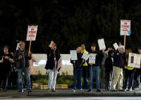 波音公司3.3萬(wàn)工人罷工 究竟是怎么回事？