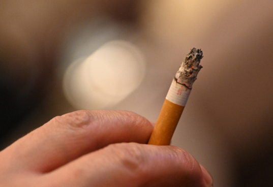 男子開車途中吸煙被罰2百元 背后真相實在讓人驚愕