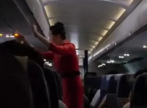 川航航班掛7700緊急代碼備降 并緊急備降寧波