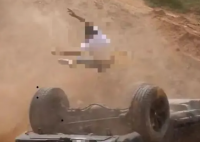 越野車翻滾下坡司機被甩出車外 內(nèi)幕實在讓人驚個呆